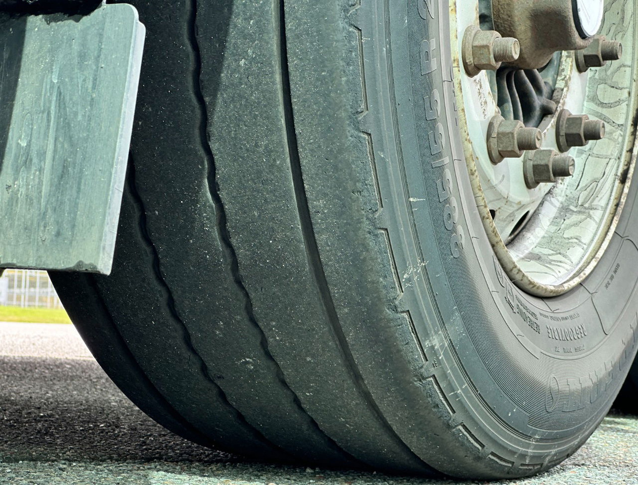 Refrigerator semi-trailer Kögel S24-4 Thermo King SLXi 300 Lift Axle 1340x250x270 CM Inside Super Condition: picture 15 Refrigerator semi-trailer Kögel S24-4 Thermo King SLXi 300 Lift Axle 1340x250x270 CM Inside Super Condition: picture 15