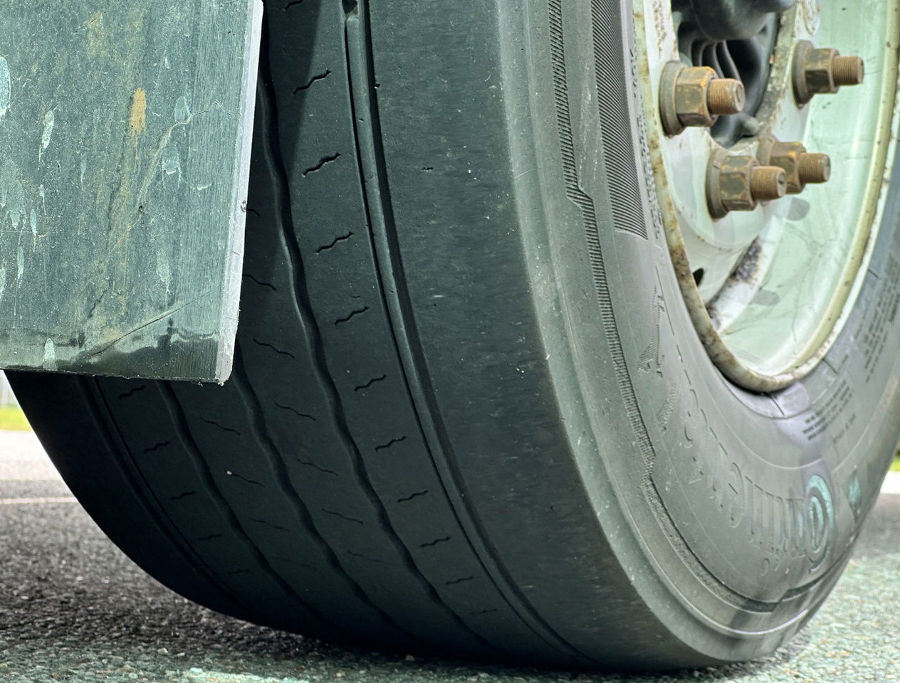 Refrigerator semi-trailer Kögel S24-4 Thermo King SLXi 300 Lift Axle 1340x250x270 CM Inside Super Condition: picture 16 Refrigerator semi-trailer Kögel S24-4 Thermo King SLXi 300 Lift Axle 1340x250x270 CM Inside Super Condition: picture 16