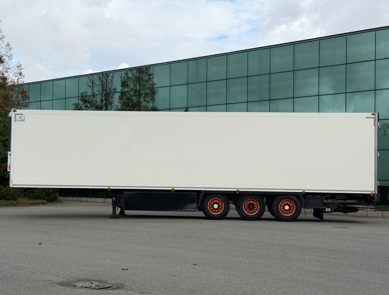 Krone SD Thermo King SLXe Spectrum BI Temp Flower Wide 270 CM High 2.000 KG Lift Disc Brakes NL Trailer - Refrigerator semi-trailer: picture 2 Krone SD Thermo King SLXe Spectrum BI Temp Flower Wide 270 CM High 2.000 KG Lift Disc Brakes NL Trailer - Refrigerator semi-trailer: picture 2