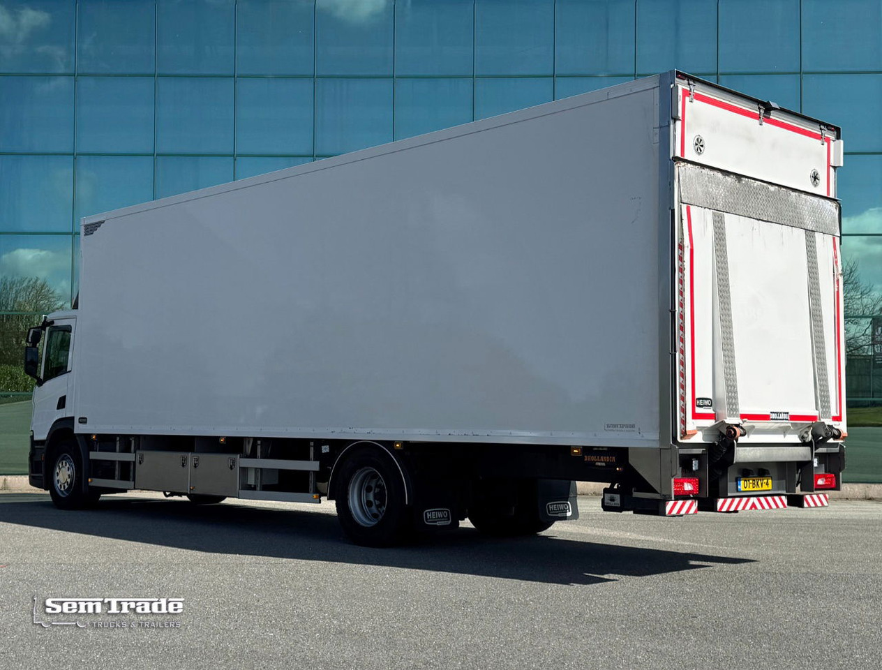 Scania P320 Heiwo 16 Karrenbak 275 CM Hoog Kachel 2.500 KG Klep Super Staat - Box truck: picture 3 Scania P320 Heiwo 16 Karrenbak 275 CM Hoog Kachel 2.500 KG Klep Super Staat - Box truck: picture 3