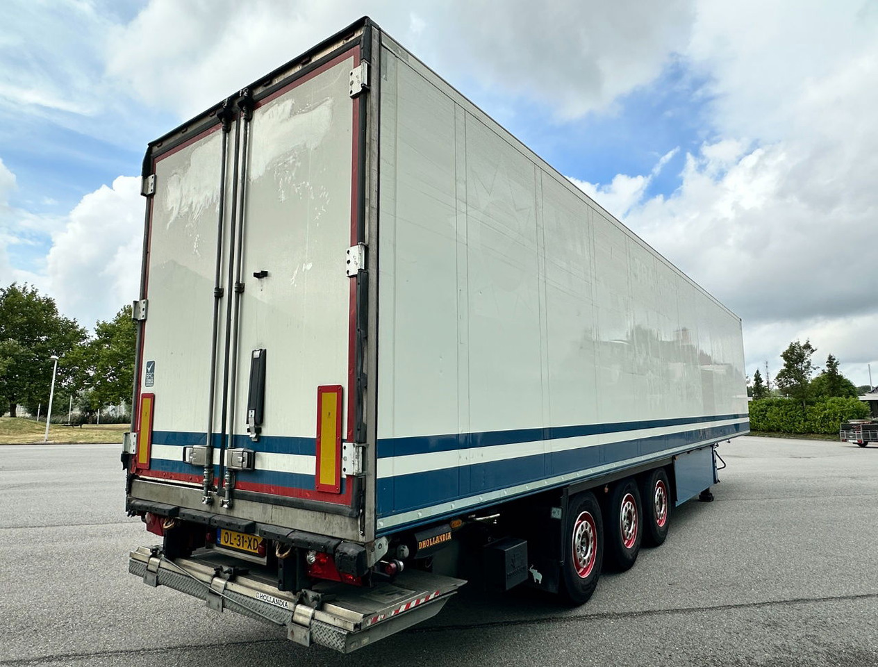 Schmitz Cargobull SCBS3B Carrier Vector 1550 Only 3367 Engine Hours Flowerwide 270 CM High Inside Lift Axle Tail Lift - Refrigerator semi-trailer: picture 4 Schmitz Cargobull SCBS3B Carrier Vector 1550 Only 3367 Engine Hours Flowerwide 270 CM High Inside Lift Axle Tail Lift - Refrigerator semi-trailer: picture 4