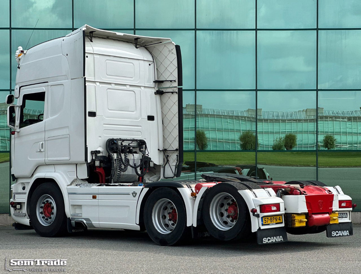 Scania R580 V8 Euro 6 Retarder Full Options Special Interior Super Condition - Tractor unit: picture 3 Scania R580 V8 Euro 6 Retarder Full Options Special Interior Super Condition - Tractor unit: picture 3