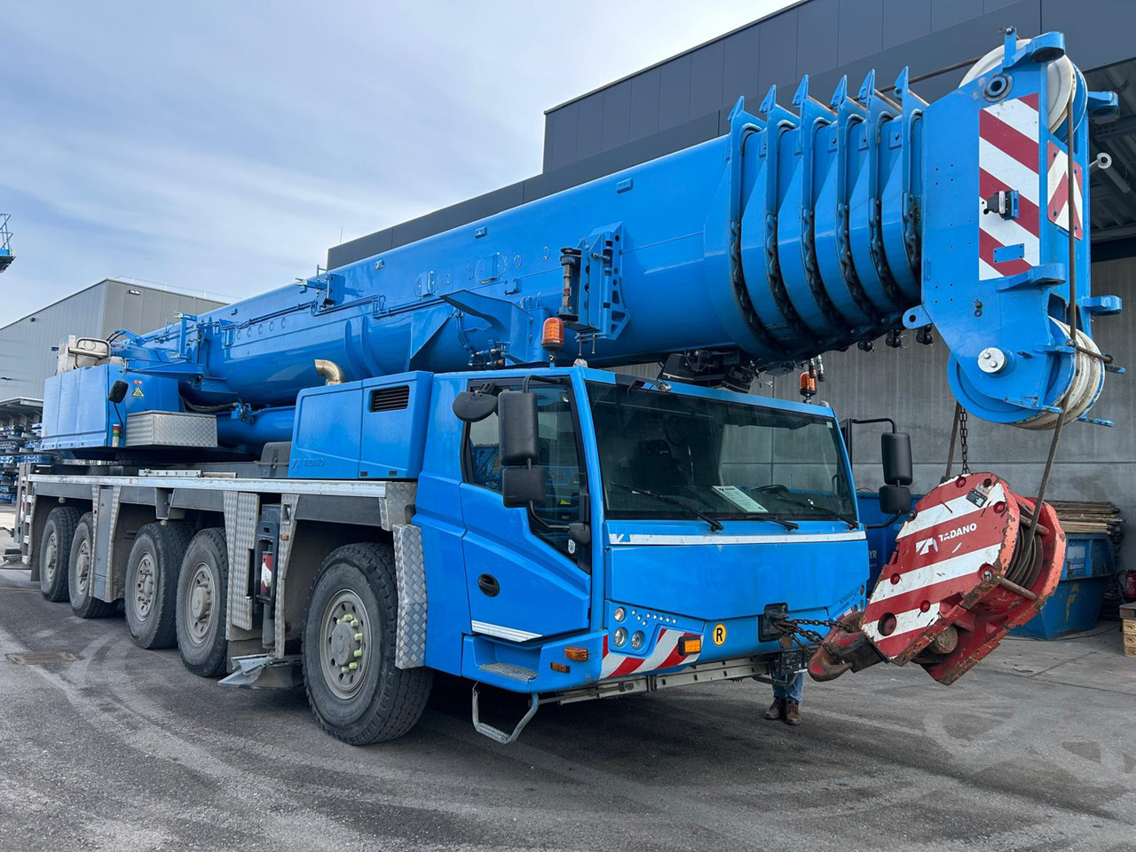 TADANO Faun ATF 220G-5 - Mobile crane: picture 1 TADANO Faun ATF 220G-5 - Mobile crane: picture 1