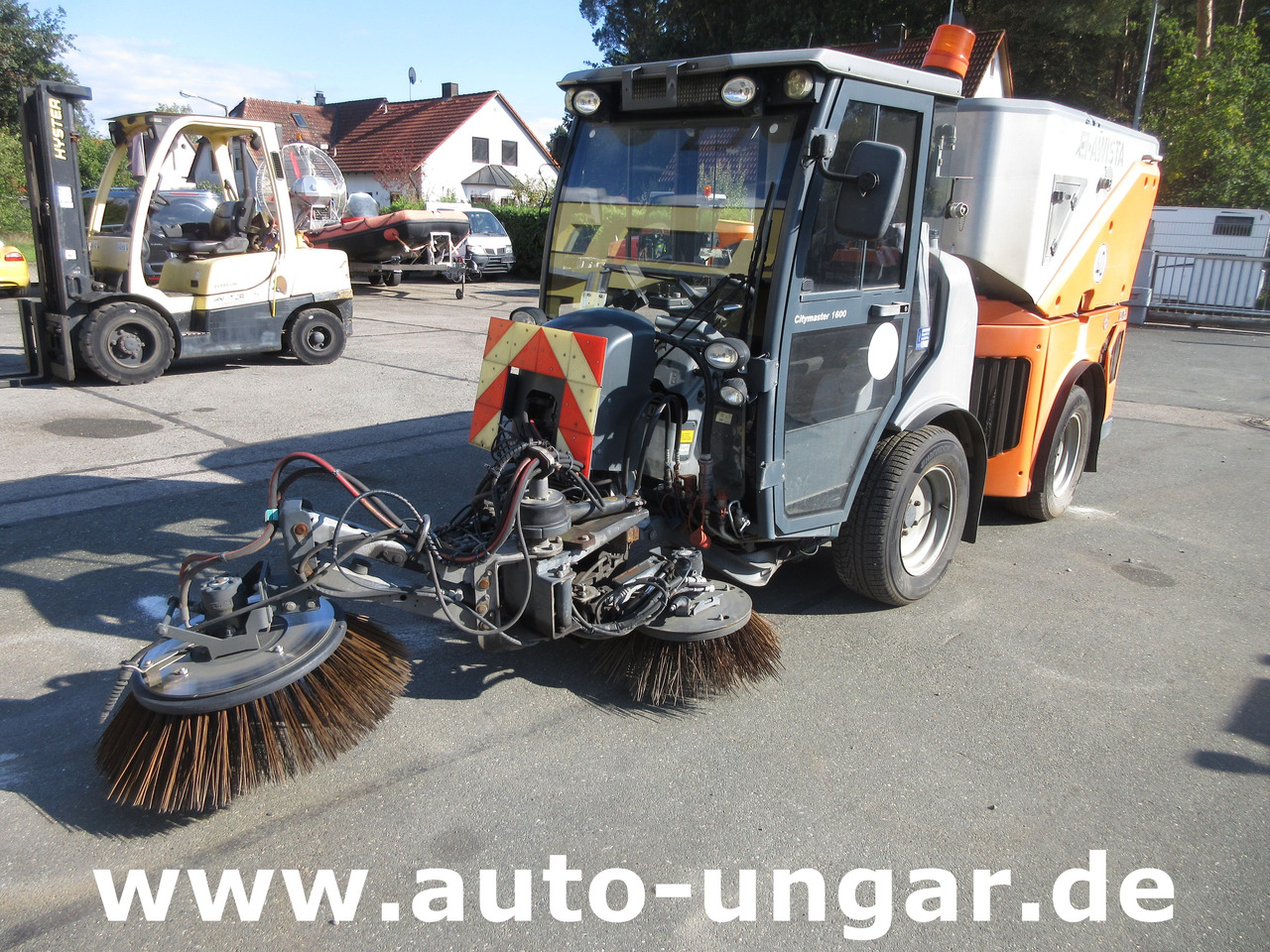 Hako CM 1600 Kehrmaschine 4x4 Baujahr 2018 3 Besen MOTORSCHADEN - Road sweeper: picture 3 Hako CM 1600 Kehrmaschine 4x4 Baujahr 2018 3 Besen MOTORSCHADEN - Road sweeper: picture 3