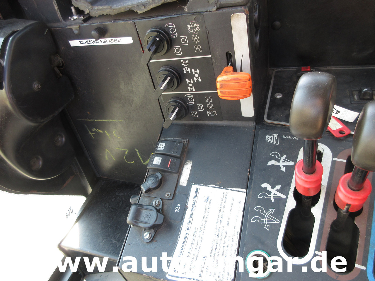 Farm tractor JCB Landpower Fastrac HMV 3200 Bj. 2009 80km/h 4x4 2x PTO 195PS: picture 16