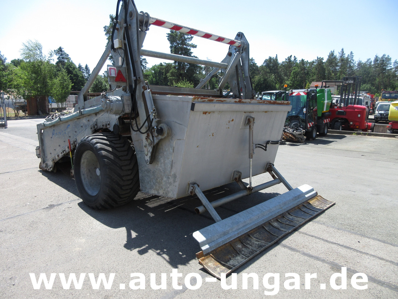 CanicaS T230H Strandreiniger Beachcleaner Beachtech почистване на плажа منظف الشاطئ - Municipal/ Special vehicle: picture 3 CanicaS T230H Strandreiniger Beachcleaner Beachtech почистване на плажа منظف الشاطئ - Municipal/ Special vehicle: picture 3