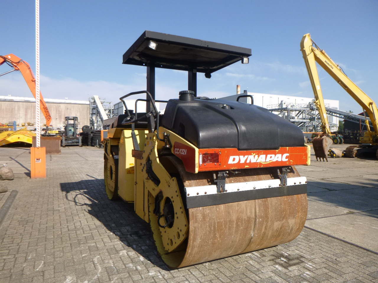 DYNAPAC CC432V - Road roller: picture 5 DYNAPAC CC432V - Road roller: picture 5