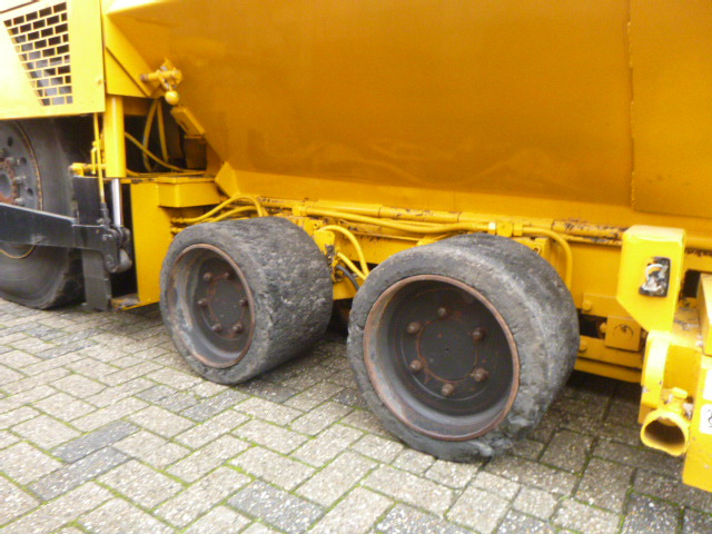Asphalt paver INGERSOLL RAND ABG TITAN 473: picture 30