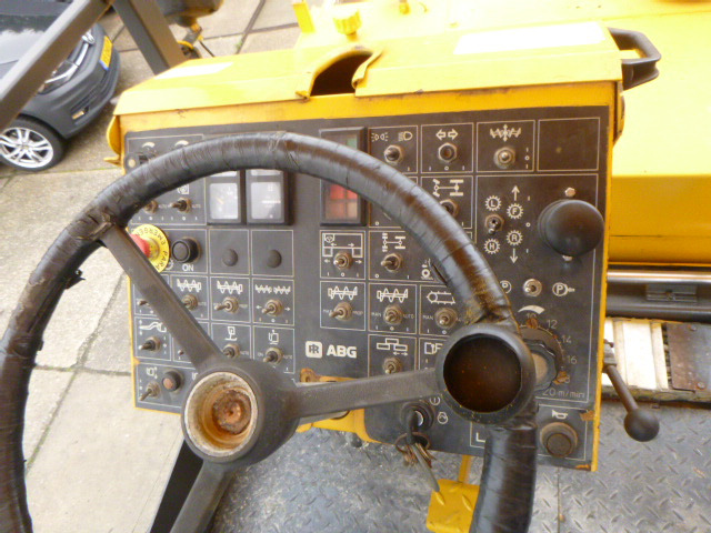 Asphalt paver INGERSOLL RAND ABG TITAN 473: picture 16