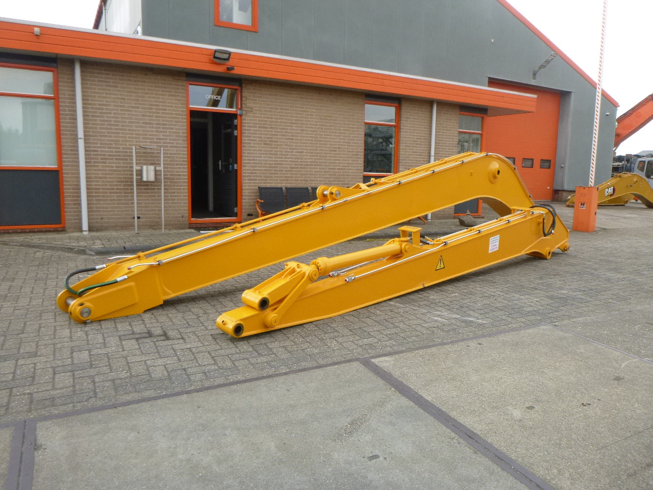 JCB JS200/JS210/JS220 Long reach front - Boom for Crawler excavator: picture 1 JCB JS200/JS210/JS220 Long reach front - Boom for Crawler excavator: picture 1