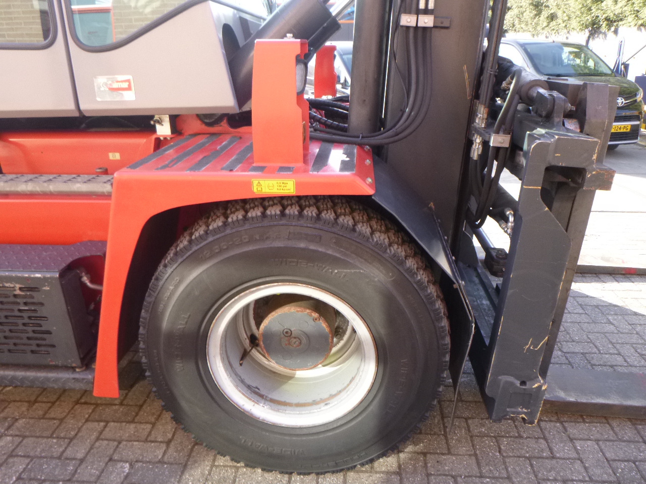 Diesel forklift KALMAR DCG140-6: picture 21