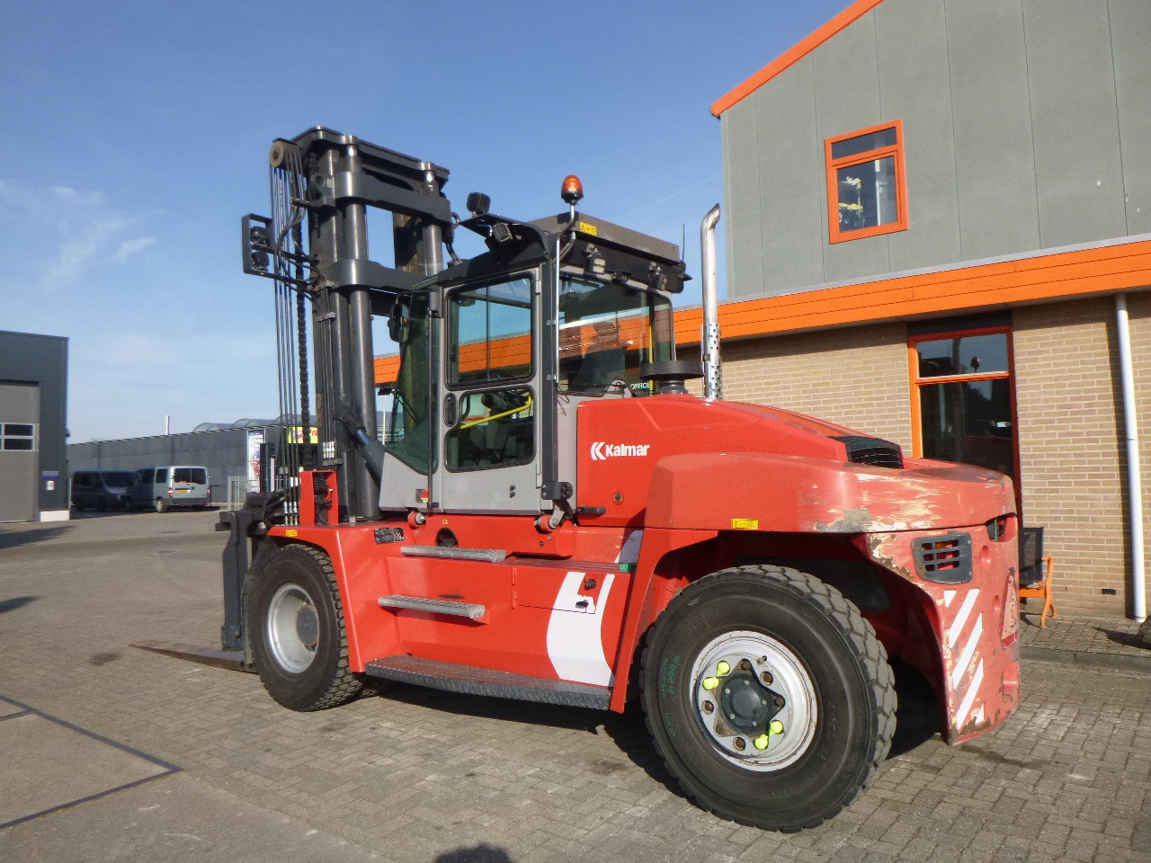 Diesel forklift KALMAR DCG140-6: picture 6