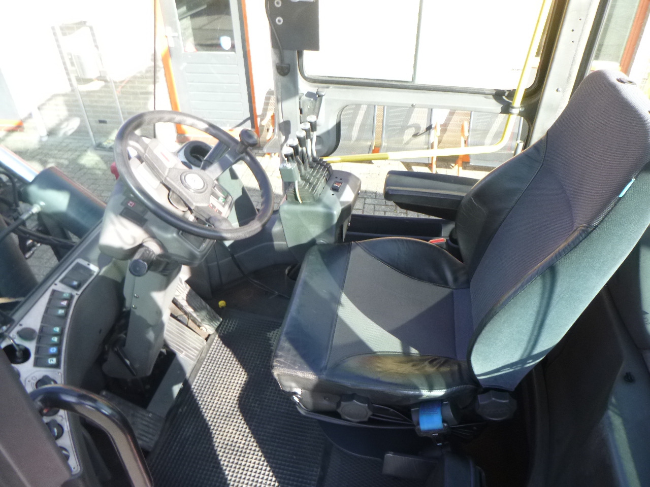 Diesel forklift KALMAR DCG140-6: picture 28