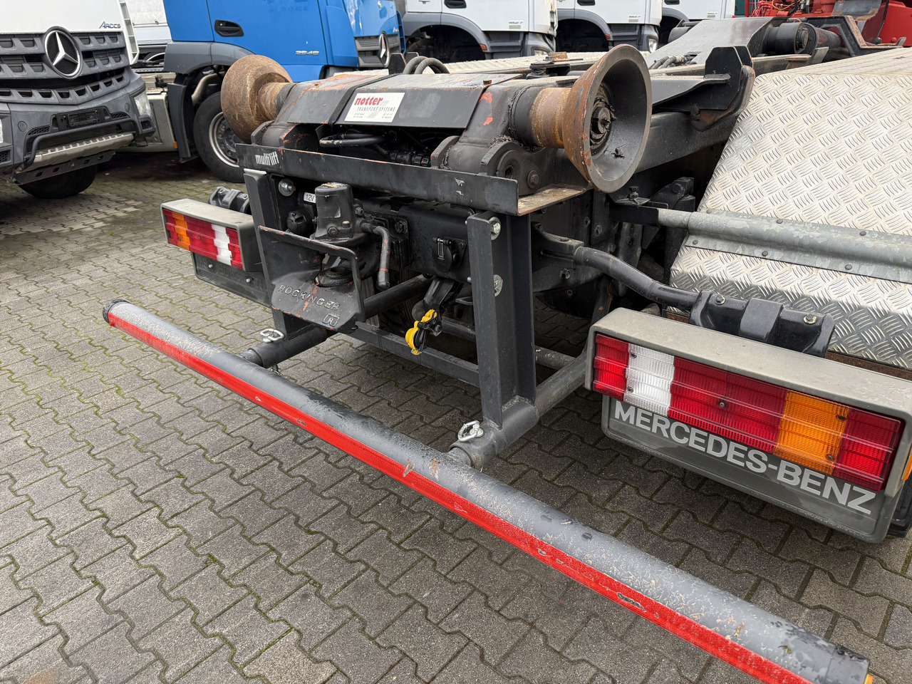 Mercedes-Benz SK 2538 6X4 Haken Kran/ Oldtimer/ Feuerwehr - Hook lift truck, Crane truck: picture 4 Mercedes-Benz SK 2538 6X4 Haken Kran/ Oldtimer/ Feuerwehr - Hook lift truck, Crane truck: picture 4