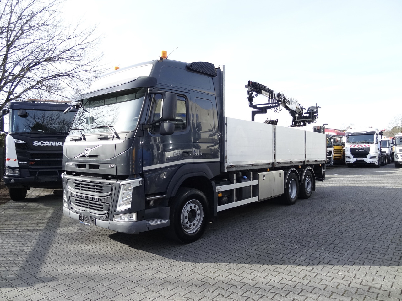 Volvo FM370 6X2*4 Kennis K14 Kran - Crane truck, Dropside/ Flatbed truck: picture 1 Volvo FM370 6X2*4 Kennis K14 Kran - Crane truck, Dropside/ Flatbed truck: picture 1