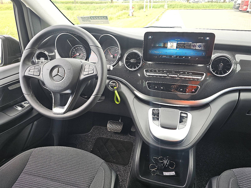 Leasing of Mercedes-Benz EQV 300 L3 XL 8-Pers Mbux Mercedes-Benz EQV 300 L3 XL 8-Pers Mbux: picture 8 Leasing of Mercedes-Benz EQV 300 L3 XL 8-Pers Mbux Mercedes-Benz EQV 300 L3 XL 8-Pers Mbux: picture 8