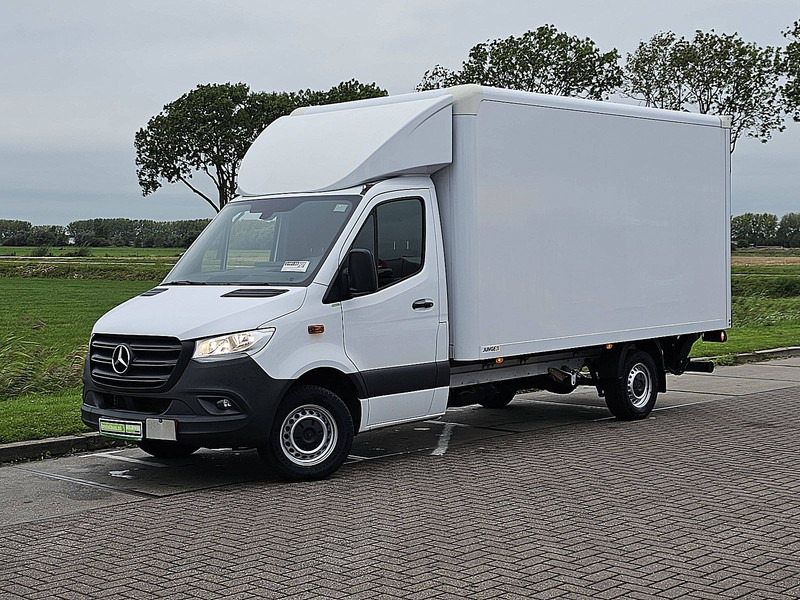 Mercedes-Benz Sprinter 317 Bakwagen Laadklep! - Box van: picture 2 Mercedes-Benz Sprinter 317 Bakwagen Laadklep! - Box van: picture 2