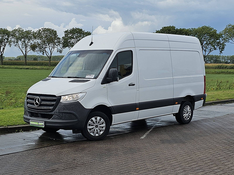 Mercedes-Benz Sprinter 317 L2H2 Mbux Trekhaak ! - Panel van: picture 2 Mercedes-Benz Sprinter 317 L2H2 Mbux Trekhaak ! - Panel van: picture 2
