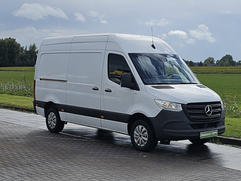 Mercedes-Benz Sprinter 317 L2H2 Mbux Trekhaak ! - Panel van: picture 5 Mercedes-Benz Sprinter 317 L2H2 Mbux Trekhaak ! - Panel van: picture 5