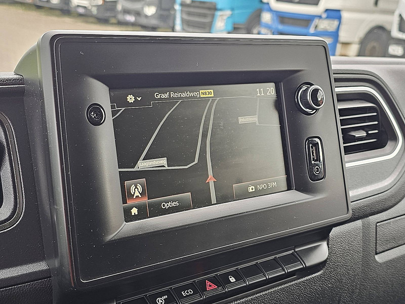 Box van Renault Master 2.3 Bakwagen Laadklep!: picture 10