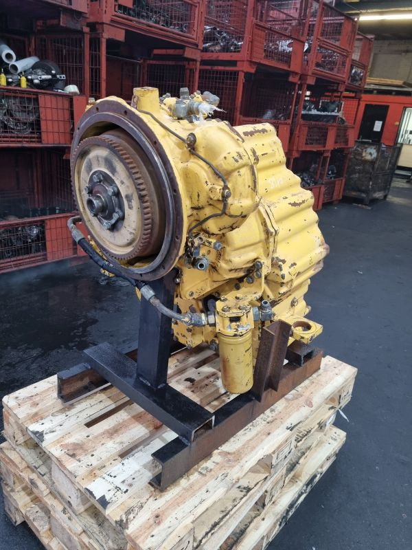 Komatsu 714-16-20002 Gearbox (Plant) - Gearbox for Construction machinery: picture 4 Komatsu 714-16-20002 Gearbox (Plant) - Gearbox for Construction machinery: picture 4