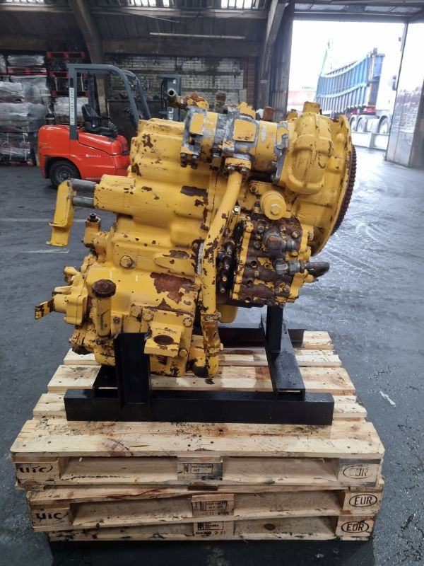 Komatsu 714-16-20002 Gearbox (Plant) - Gearbox for Construction machinery: picture 2 Komatsu 714-16-20002 Gearbox (Plant) - Gearbox for Construction machinery: picture 2