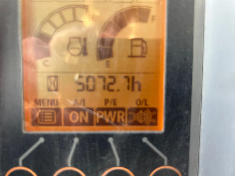 Mini excavator Hitachi ZX38U-5A CLR: picture 9