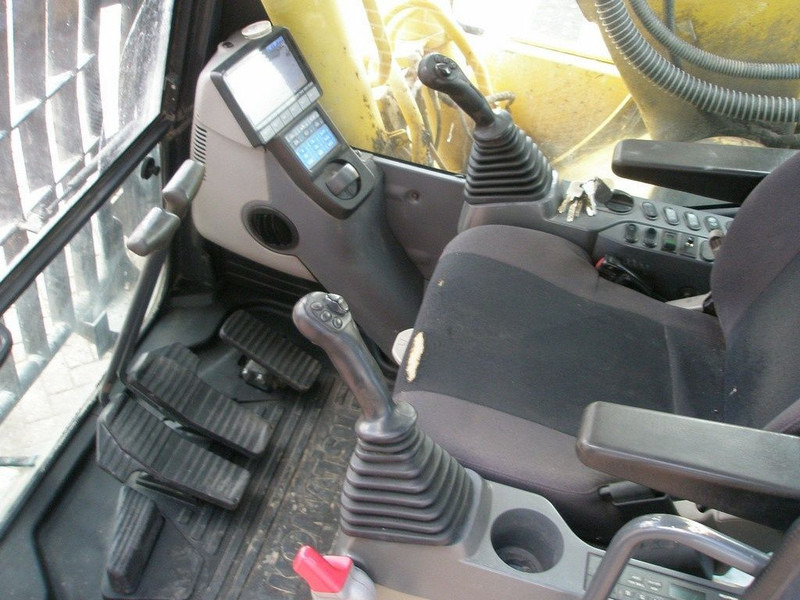 Crawler excavator Komatsu PC 240LC-10: picture 9