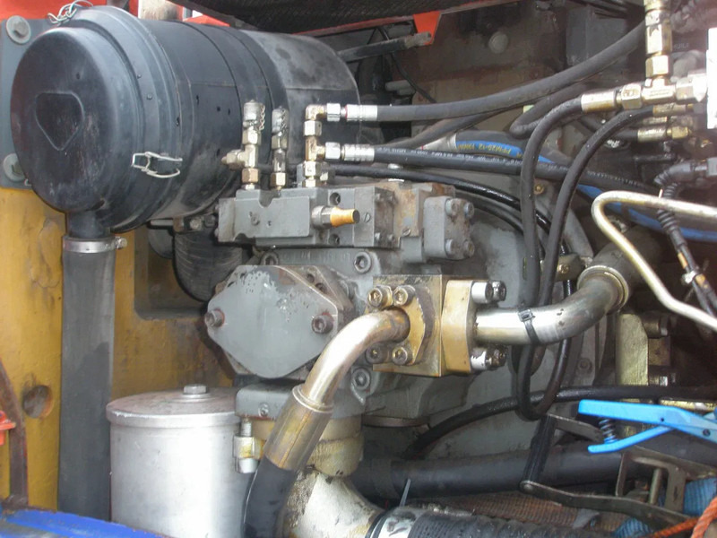 Liebherr R900C - Crawler excavator: picture 5 Liebherr R900C - Crawler excavator: picture 5