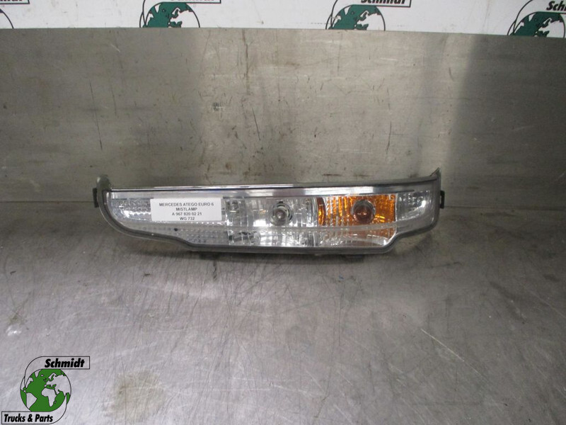 Mercedes-Benz ATEGO A 967 820 02 21 MISTLAMP EURO 6 - Fog light: picture 1 Mercedes-Benz ATEGO A 967 820 02 21 MISTLAMP EURO 6 - Fog light: picture 1