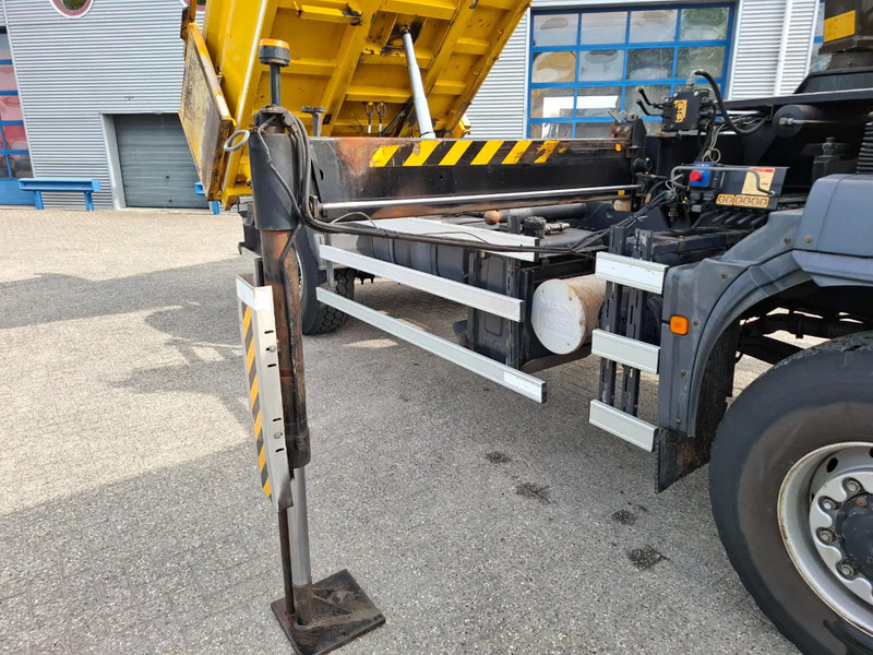 Tipper, Crane truck MAN TGM 18.250 / 4X4 / NL TRUCK / TUV:30-04-2026 / 118783 KM / HMF 1110 K2 / ROTATOR / GOOD TYRES / FULL-STEEL / DRUM BRAKES / MANUA: picture 13