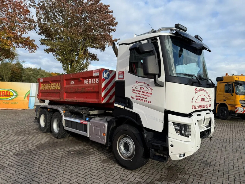Renault C480 / ENGINE RUNNING / 6X4 / HIAB 21TON HOOKLIFT / ONLY:146334 KM / AUTOMATIC / EURO-6 / 2020 - Hook lift truck: picture 4 Renault C480 / ENGINE RUNNING / 6X4 / HIAB 21TON HOOKLIFT / ONLY:146334 KM / AUTOMATIC / EURO-6 / 2020 - Hook lift truck: picture 4