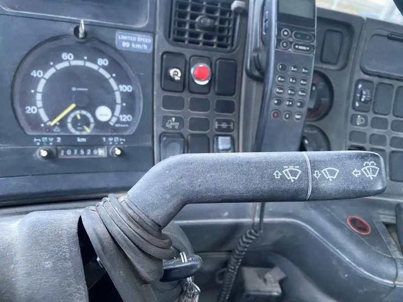 Tractor unit Scania T114-340 / ONLY:207529 KM / GOOD CONDITION / OLD TACHO / MANUAL / EURO-2 / 1998: picture 16