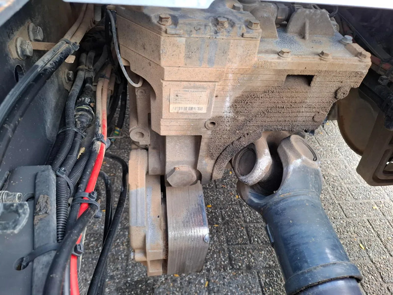 Tractor unit Volvo FM11-410 / RETARDER / AIRCO / AUTOMATIC / EURO-5 / 2011: picture 10 Tractor unit Volvo FM11-410 / RETARDER / AIRCO / AUTOMATIC / EURO-5 / 2011: picture 10