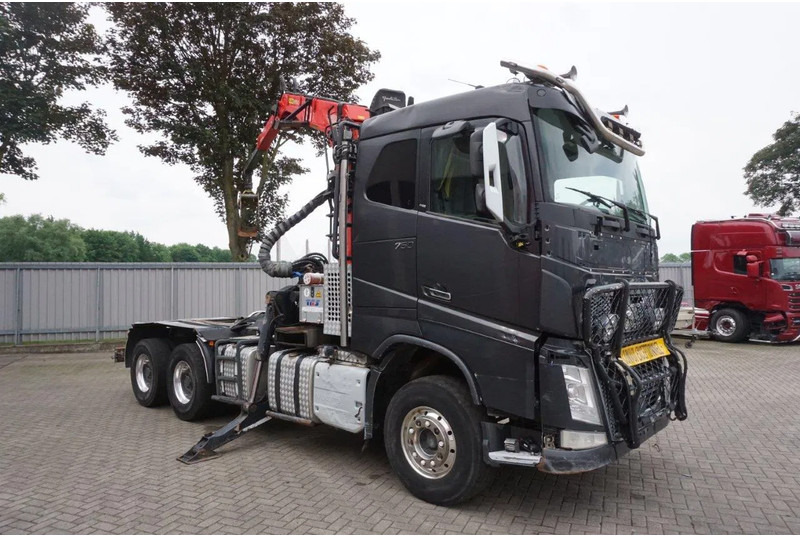 Volvo FH16-750 / ENGINE RUNNING / 6x4 / RETARDER / BIG AXLE / VEB+ / PALFINGER FD250 / EURO-6 / 2016 - Log truck, Crane truck: picture 4 Volvo FH16-750 / ENGINE RUNNING / 6x4 / RETARDER / BIG AXLE / VEB+ / PALFINGER FD250 / EURO-6 / 2016 - Log truck, Crane truck: picture 4