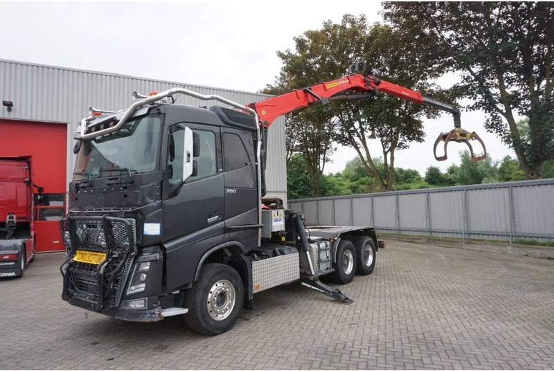 Volvo FH16-750 / ENGINE RUNNING / 6x4 / RETARDER / BIG AXLE / VEB+ / PALFINGER FD250 / EURO-6 / 2016 - Log truck, Crane truck: picture 1 Volvo FH16-750 / ENGINE RUNNING / 6x4 / RETARDER / BIG AXLE / VEB+ / PALFINGER FD250 / EURO-6 / 2016 - Log truck, Crane truck: picture 1