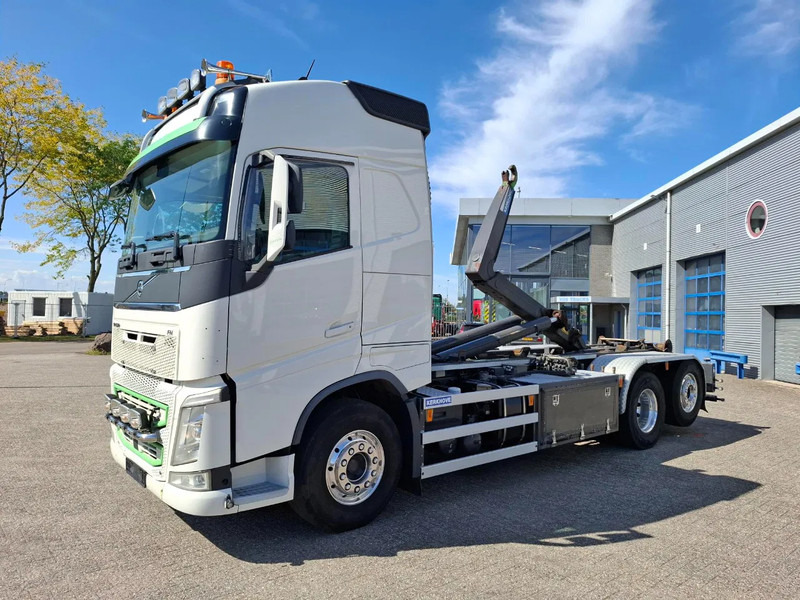 Volvo FH4-500 / VEB+ / HOOK 22 TON / LIFT+LENKACHSE / TUV:02-02-2026 / FULL-AIR / LWDS / NAVI / ALCOA / AUTOMATIC / EURO-6 / 2017 - Hook lift truck: picture 2 Volvo FH4-500 / VEB+ / HOOK 22 TON / LIFT+LENKACHSE / TUV:02-02-2026 / FULL-AIR / LWDS / NAVI / ALCOA / AUTOMATIC / EURO-6 / 2017 - Hook lift truck: picture 2