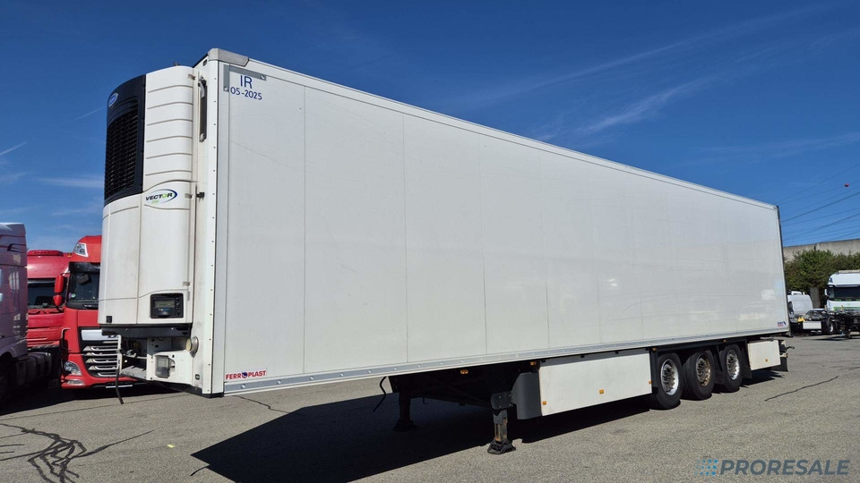 SCHMITZ CARGOBULL SKO 24/L - 13.4 FP60 COOL - mrazírenský návěs + diesel-ekektrický agregát CARRIER VECTOR 1550 - Refrigerator semi-trailer: picture 2 SCHMITZ CARGOBULL SKO 24/L - 13.4 FP60 COOL - mrazírenský návěs + diesel-ekektrický agregát CARRIER VECTOR 1550 - Refrigerator semi-trailer: picture 2