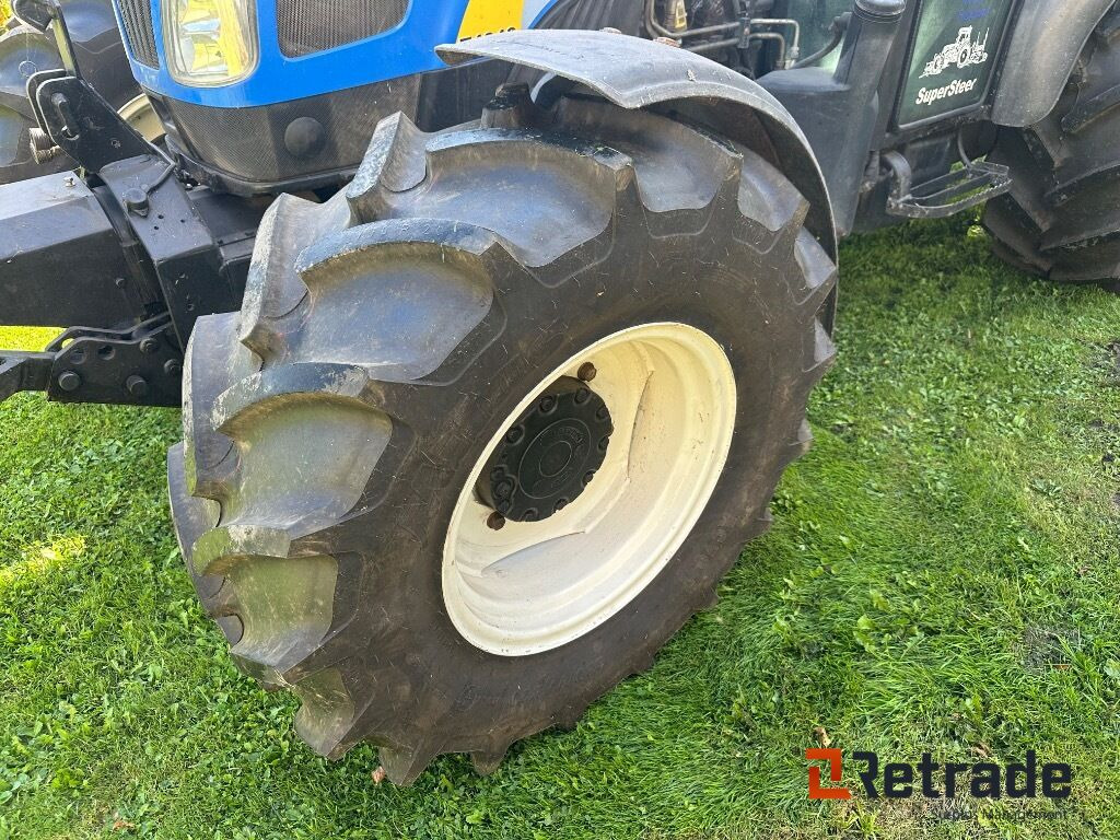 New Holland T4040 super steer traktor - Agricultural machinery: picture 2 New Holland T4040 super steer traktor - Agricultural machinery: picture 2