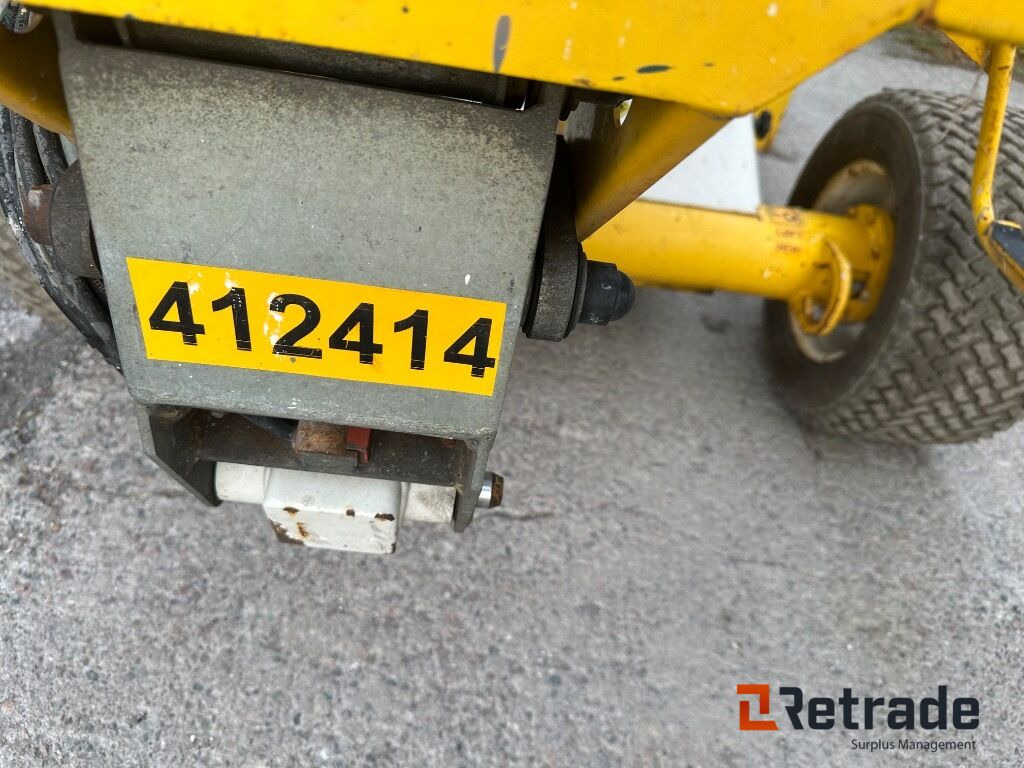 Lift Nifty lift Hr12 bom lift - Construction machinery: picture 2 Lift Nifty lift Hr12 bom lift - Construction machinery: picture 2