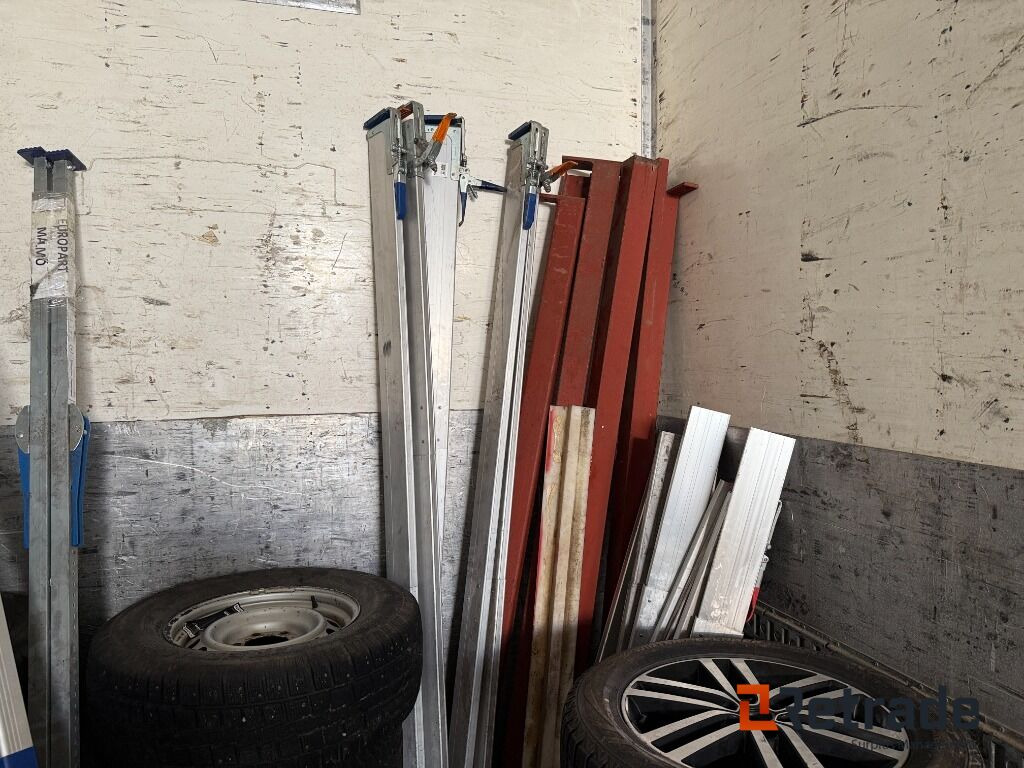 Forankra Godsstöttor - Warehouse equipment: picture 1 Forankra Godsstöttor - Warehouse equipment: picture 1