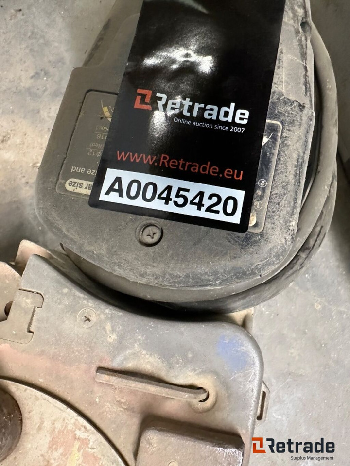 Hitachi VB16Y klippe og bukke maskine - Construction equipment: picture 2 Hitachi VB16Y klippe og bukke maskine - Construction equipment: picture 2