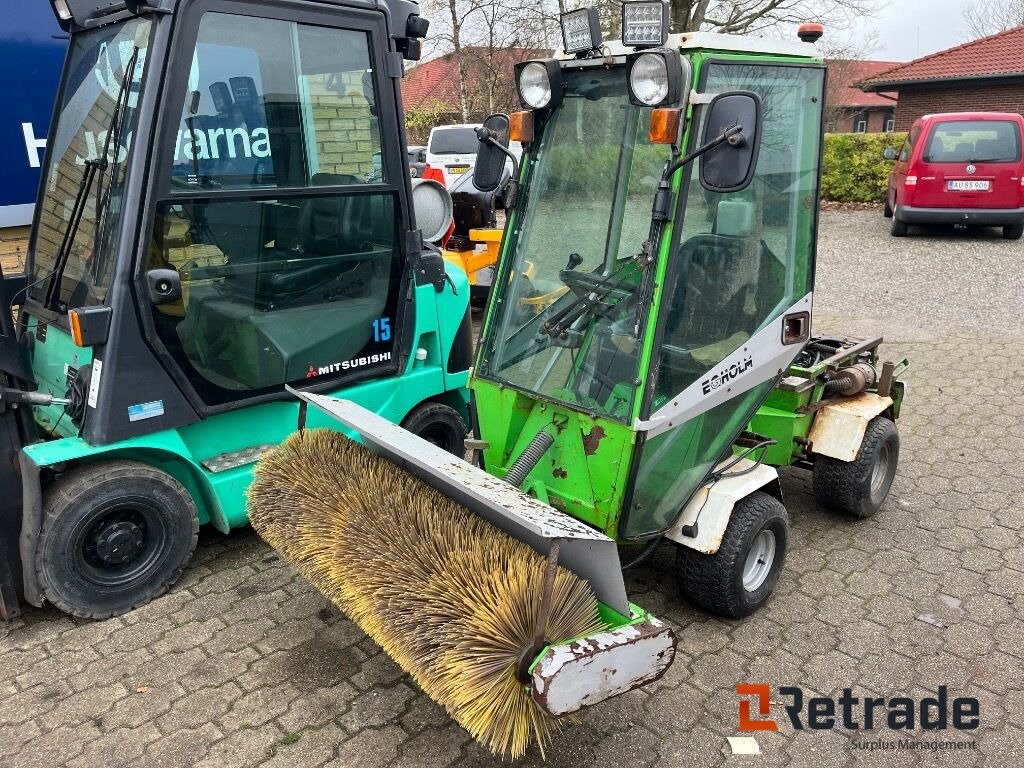 Redskabsbærer EGHOLM Kompaktbærer Med Egholm frontkost - Municipal/ Special vehicle: picture 1 Redskabsbærer EGHOLM Kompaktbærer Med Egholm frontkost - Municipal/ Special vehicle: picture 1