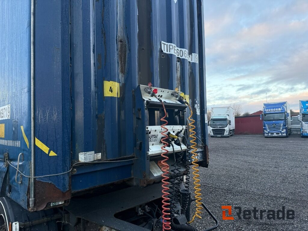 Trailer KRONE SD - Curtainsider semi-trailer: picture 2 Trailer KRONE SD - Curtainsider semi-trailer: picture 2