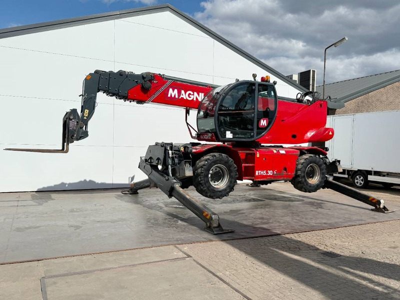 MAGNI RTH5.30 - Remote Control / 4x4x4 / Airco - Telescopic handler: picture 1 MAGNI RTH5.30 - Remote Control / 4x4x4 / Airco - Telescopic handler: picture 1