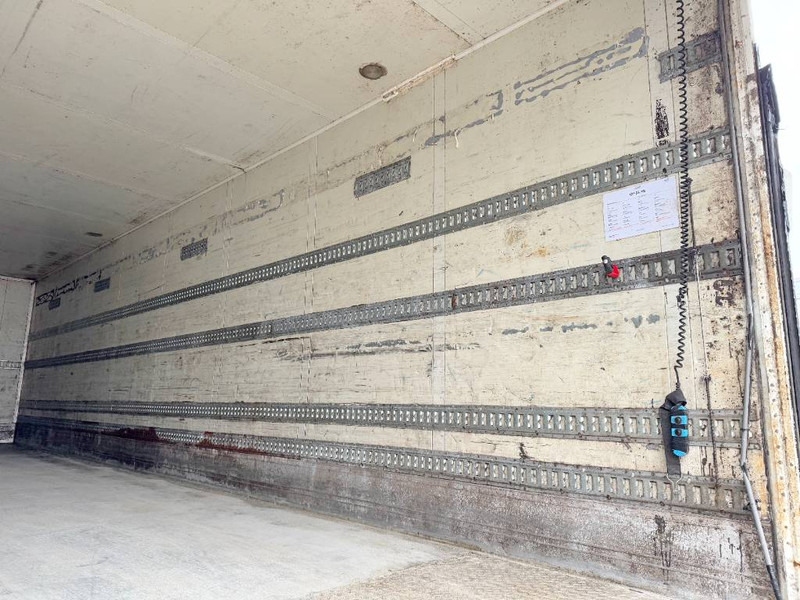 Semi-trailer Schmitz Cargobull SKO 10 City Trailer - Taillift / Auto Greasing: picture 12