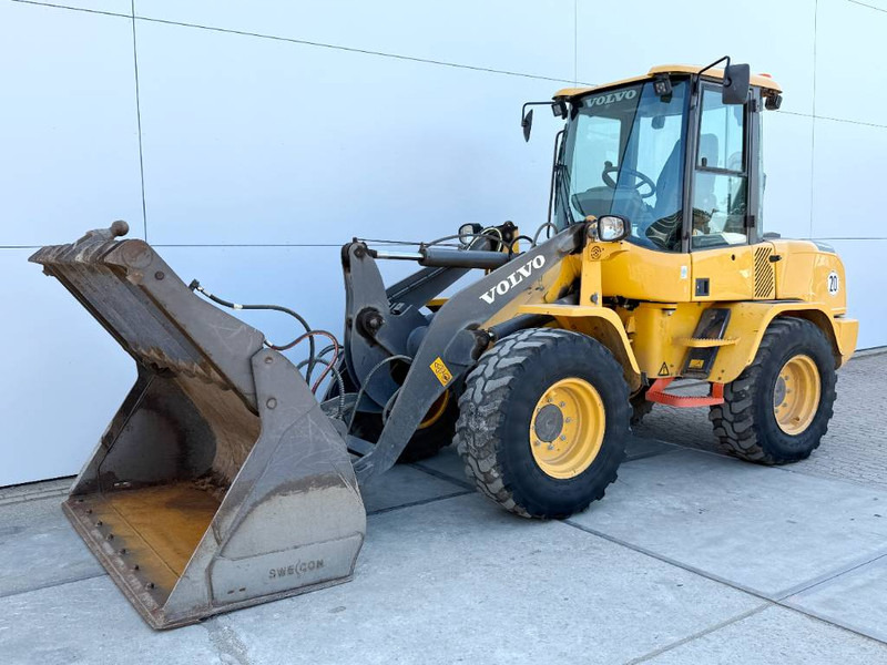 Volvo L30G - German Machine / 3rd Function - Wheel loader: picture 2 Volvo L30G - German Machine / 3rd Function - Wheel loader: picture 2