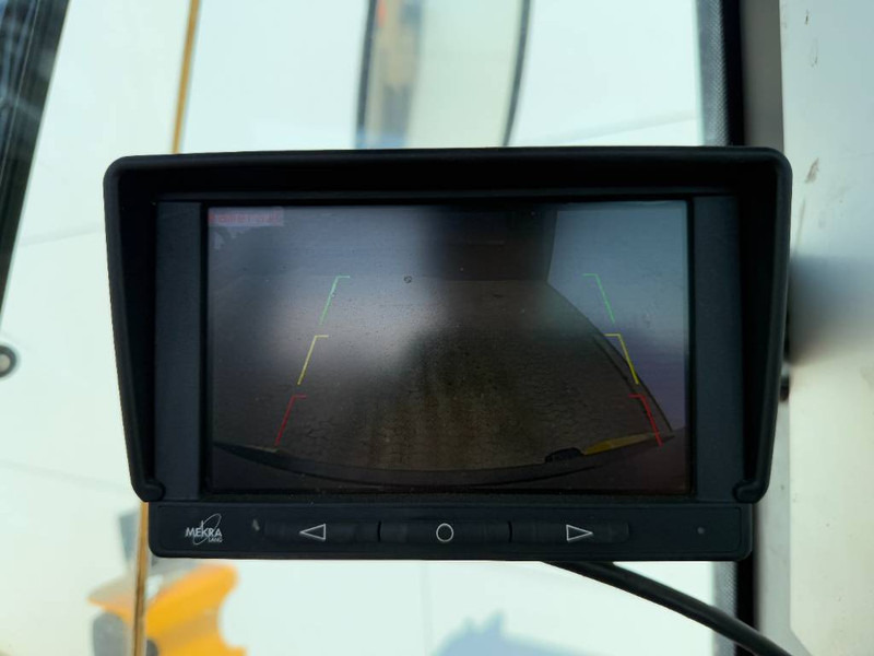 Wheel loader Volvo L90F - German Machine / 3rd Function / Auto Lube: picture 11