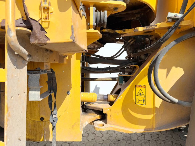 Wheel loader Volvo L90F - German Machine / 3rd Function / Auto Lube: picture 17