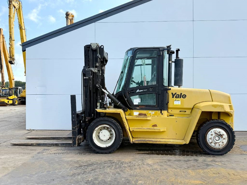 Yale GDP120DB - Triplex / Side Shift / Fork Positioners - Diesel forklift: picture 3 Yale GDP120DB - Triplex / Side Shift / Fork Positioners - Diesel forklift: picture 3
